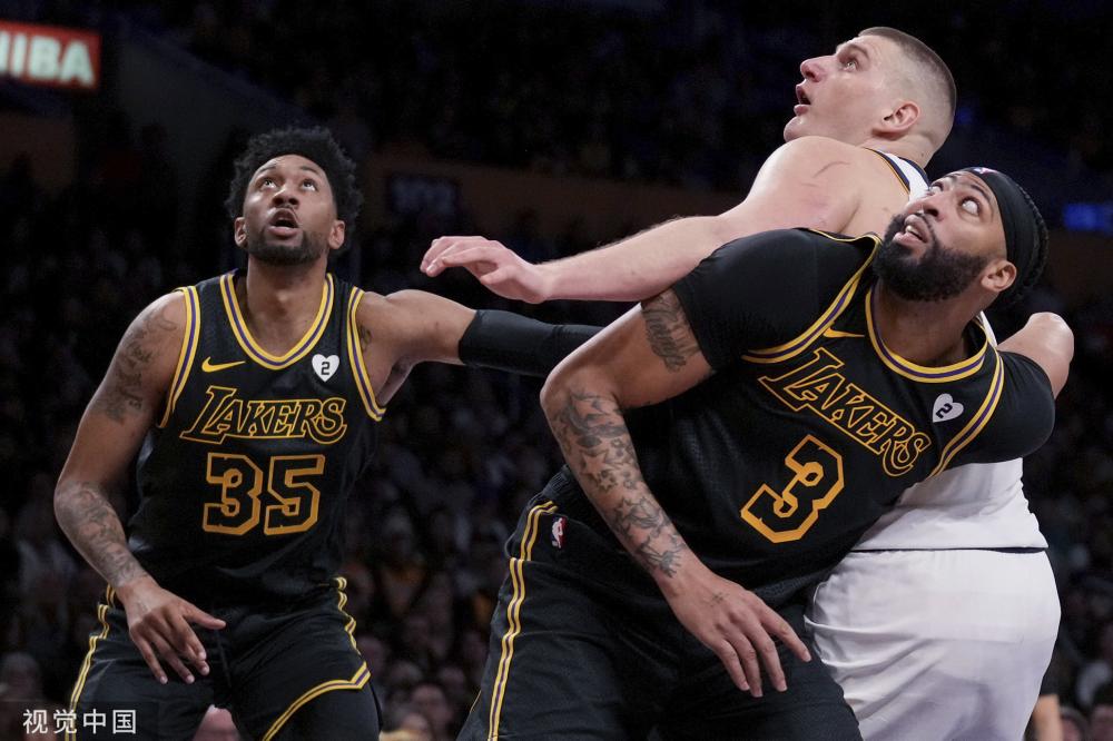 年轻防守球 年轻防守球