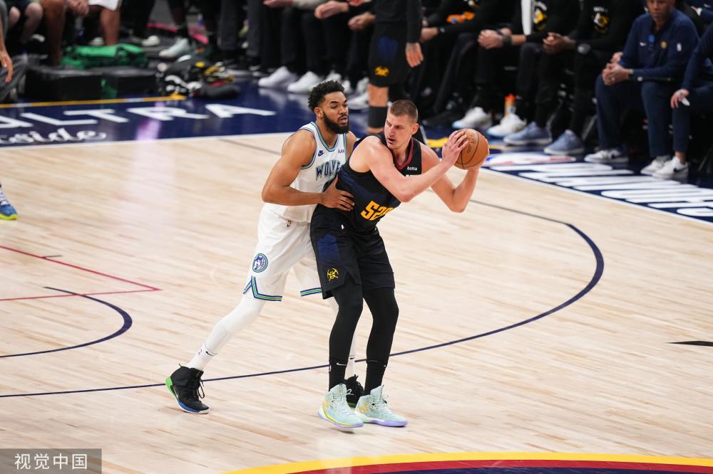 膝盖与脚尖 膝盖与脚尖