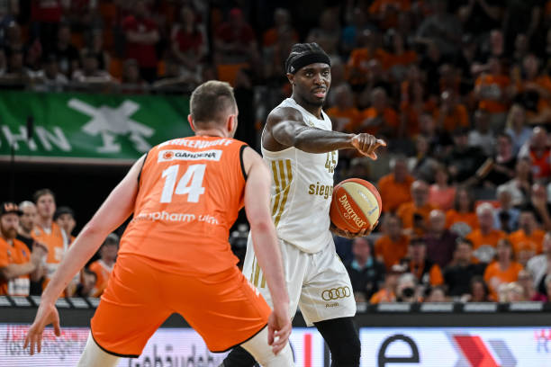 格站上世俱 格站上世俱